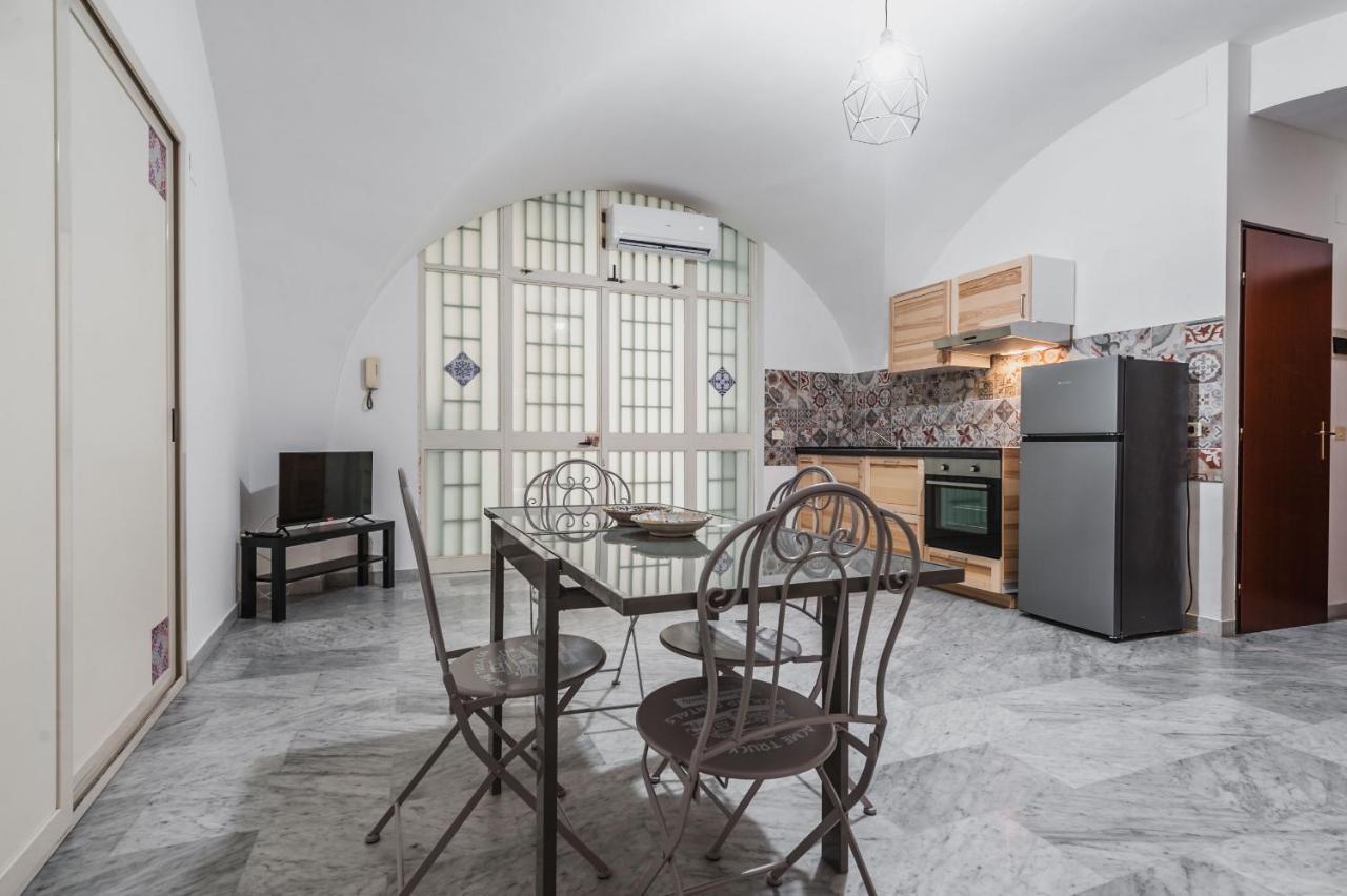 Apartment Manzoni 40 By Wonderful Italy คาตาเนีย ภายนอก รูปภาพ