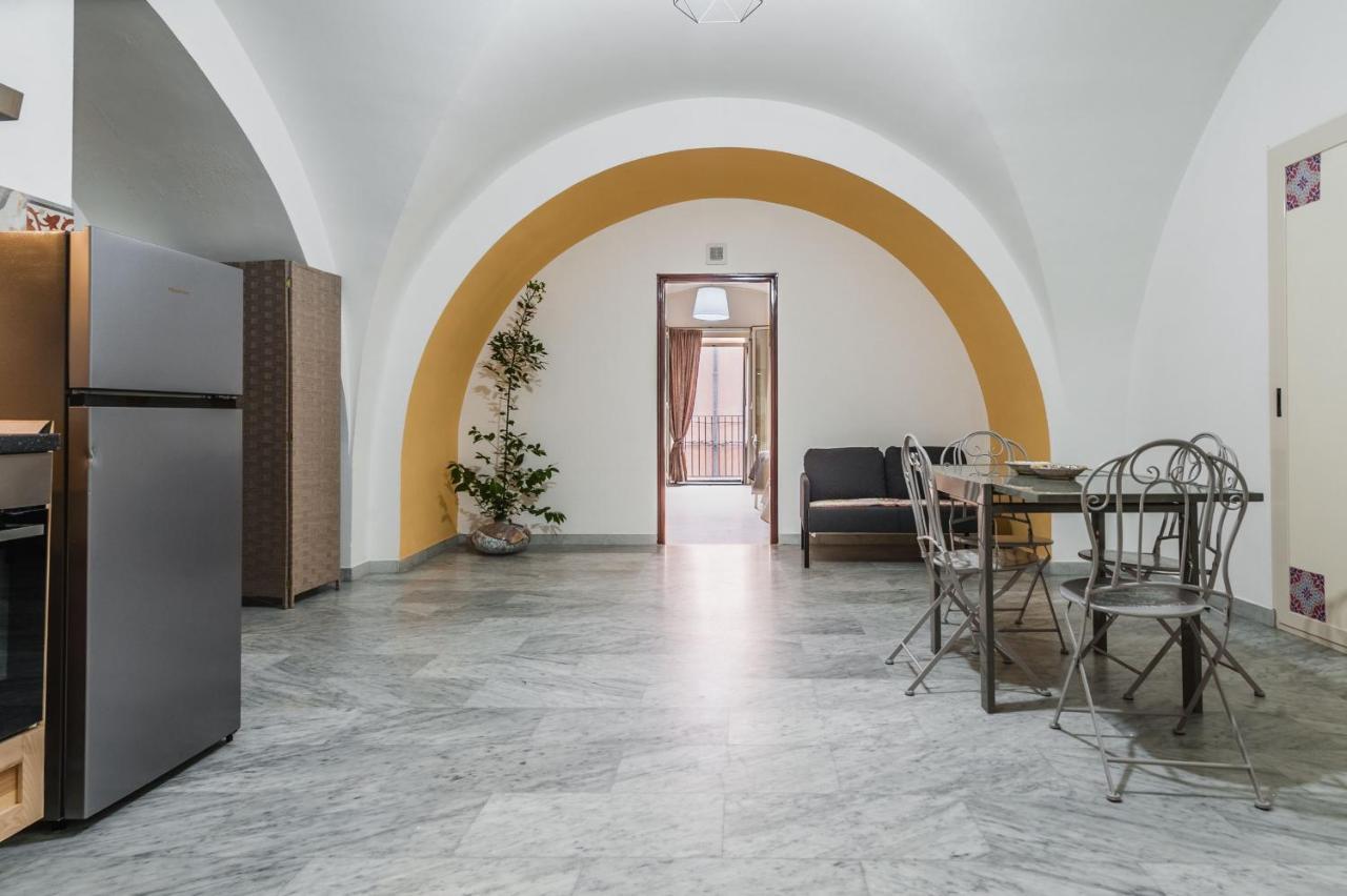 Apartment Manzoni 40 By Wonderful Italy คาตาเนีย ภายนอก รูปภาพ